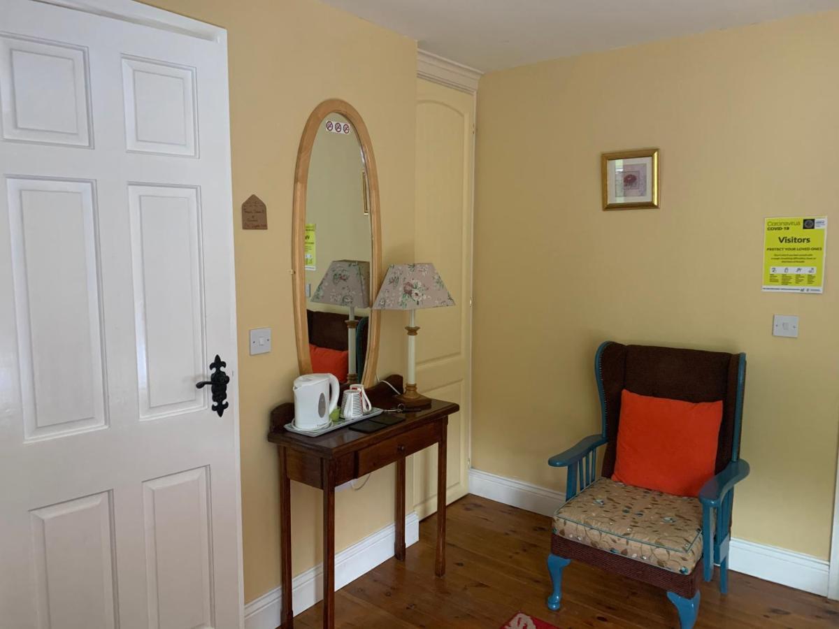 Teac Seain Bar & Bnb Annascaul Exterior photo